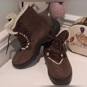 Deer Stags Drizzle Suede Supro Sock Light Waterproof Boots Sz 8M Pre-Owned